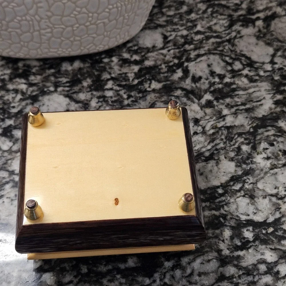 handcrafted Italian wooden inlaid‎ jewelry box Sorrento-style artistry